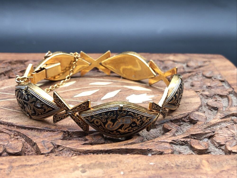 Vintage Gold Tone Carved Dragons and Flowers on Link 7 1/2" Bracelet